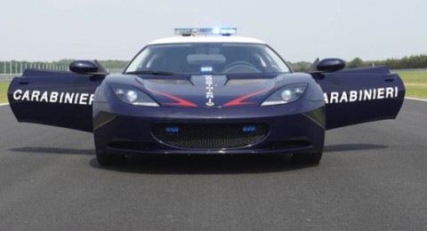 الشرطة الايطالية تستعين بلوتس ايفورا S للمهام السريعة الشرطة الايطالية تستعين بلوتس ايفورا S للمهام السريعة